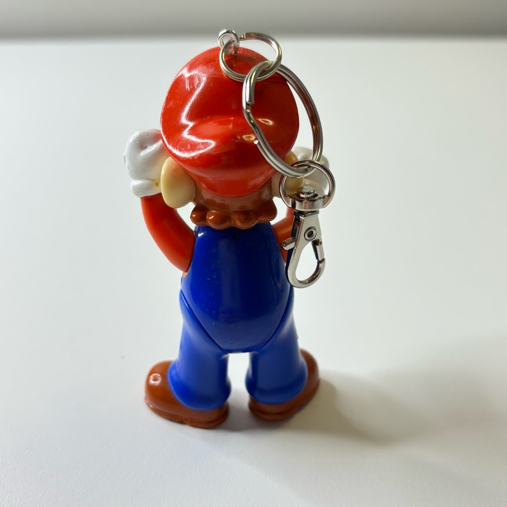 Vintage upcycled Super Mario Keychain - Picture 3 of 9